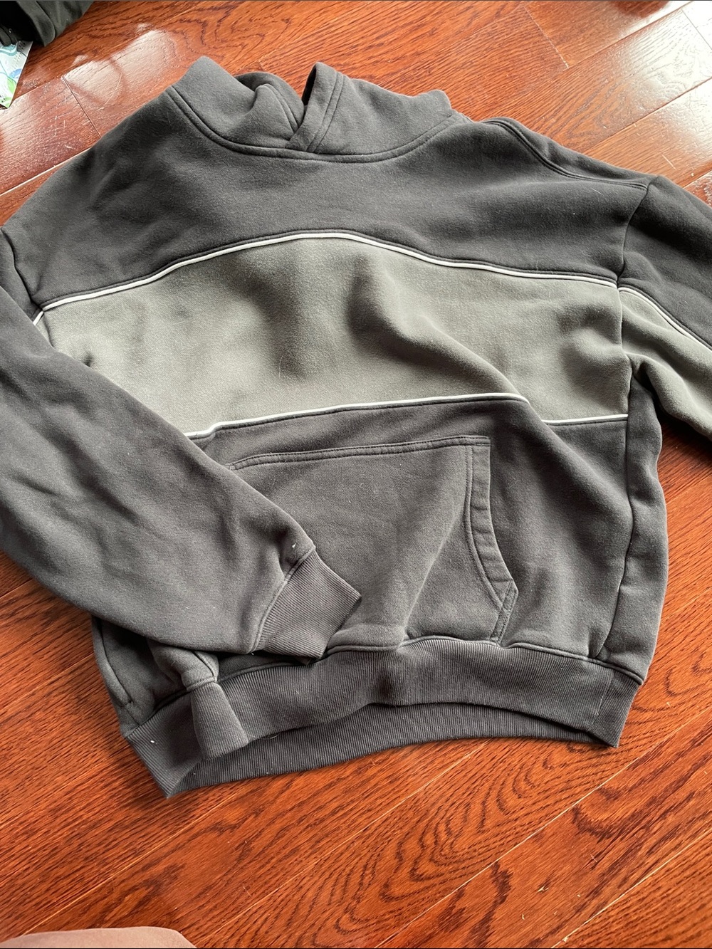 Hollister Pullover Sweatshirt